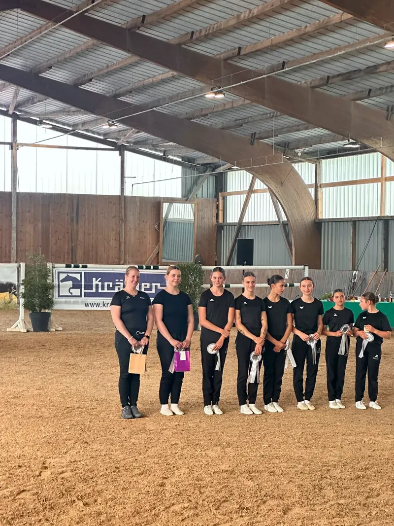 Unser Team bei der Siegerehrung in der Reithalle